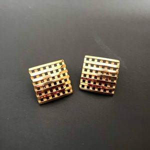 Vintage Avon Gold Tone Open Weave Trellis Square Clip On